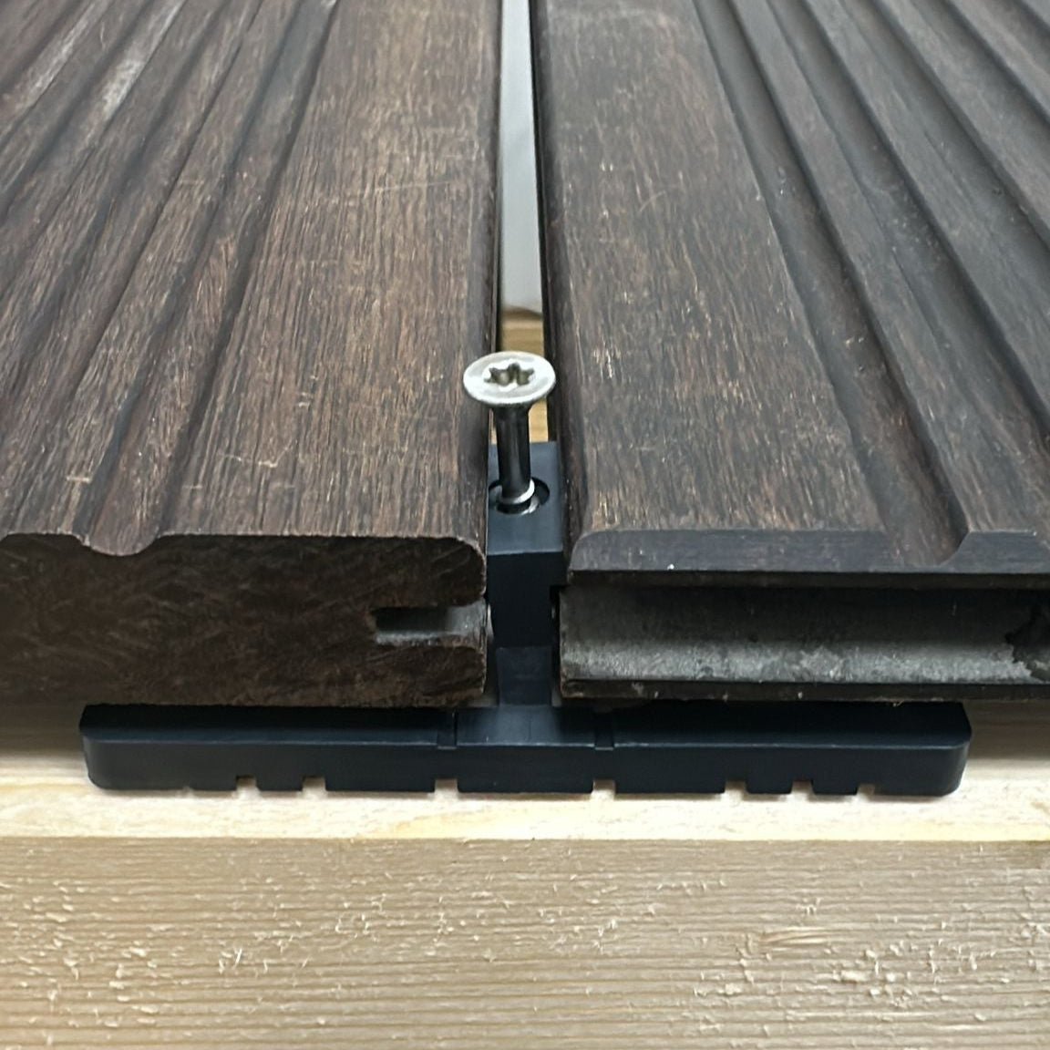 Kombi Abstandhalter / WPC Clips / Terrassenklammer mit Fugenbreite 5mm und abstand zu UK
