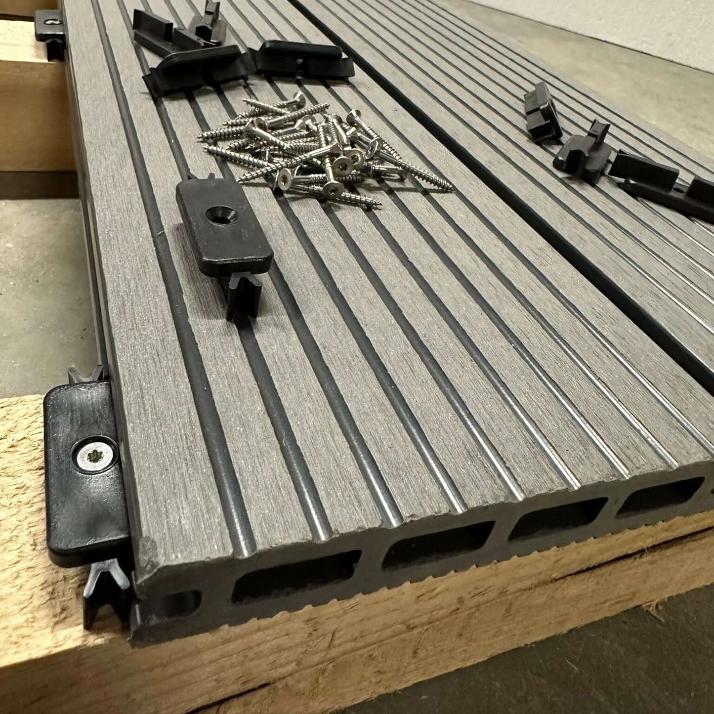 WPC UNI Clip Befestigungsklammer Schwarz 7mm Fugenbreite
